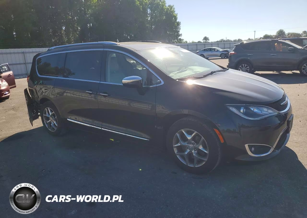 2019 Chrysler Pacifica Limited VIN:2C4RC1GG4KR523229 - 4
