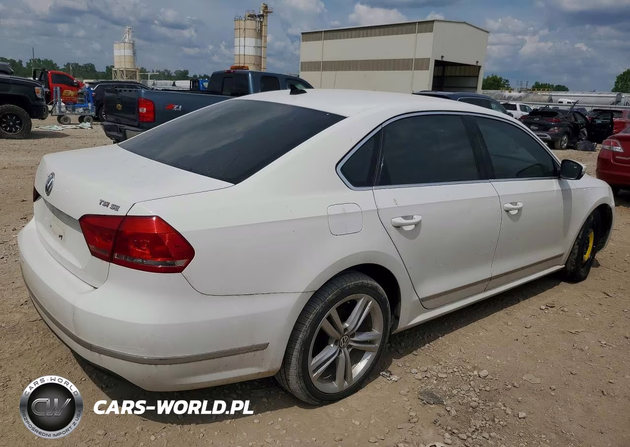 2015 Volkswagen Passat Se VIN:1VWBS7A3XFC032981 - 3