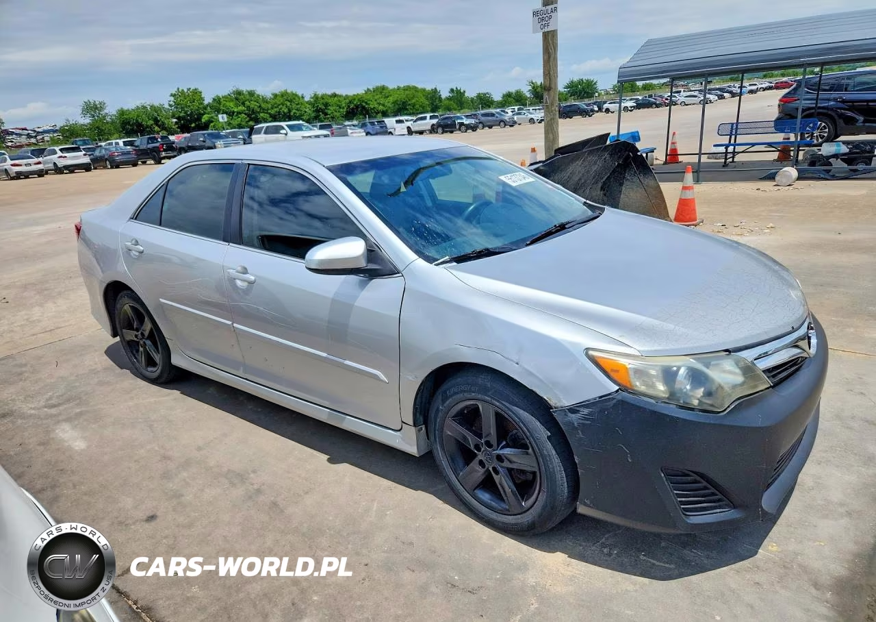 2013 Toyota Camry Se VIN:4T1BF1FK5DU251743 - 4