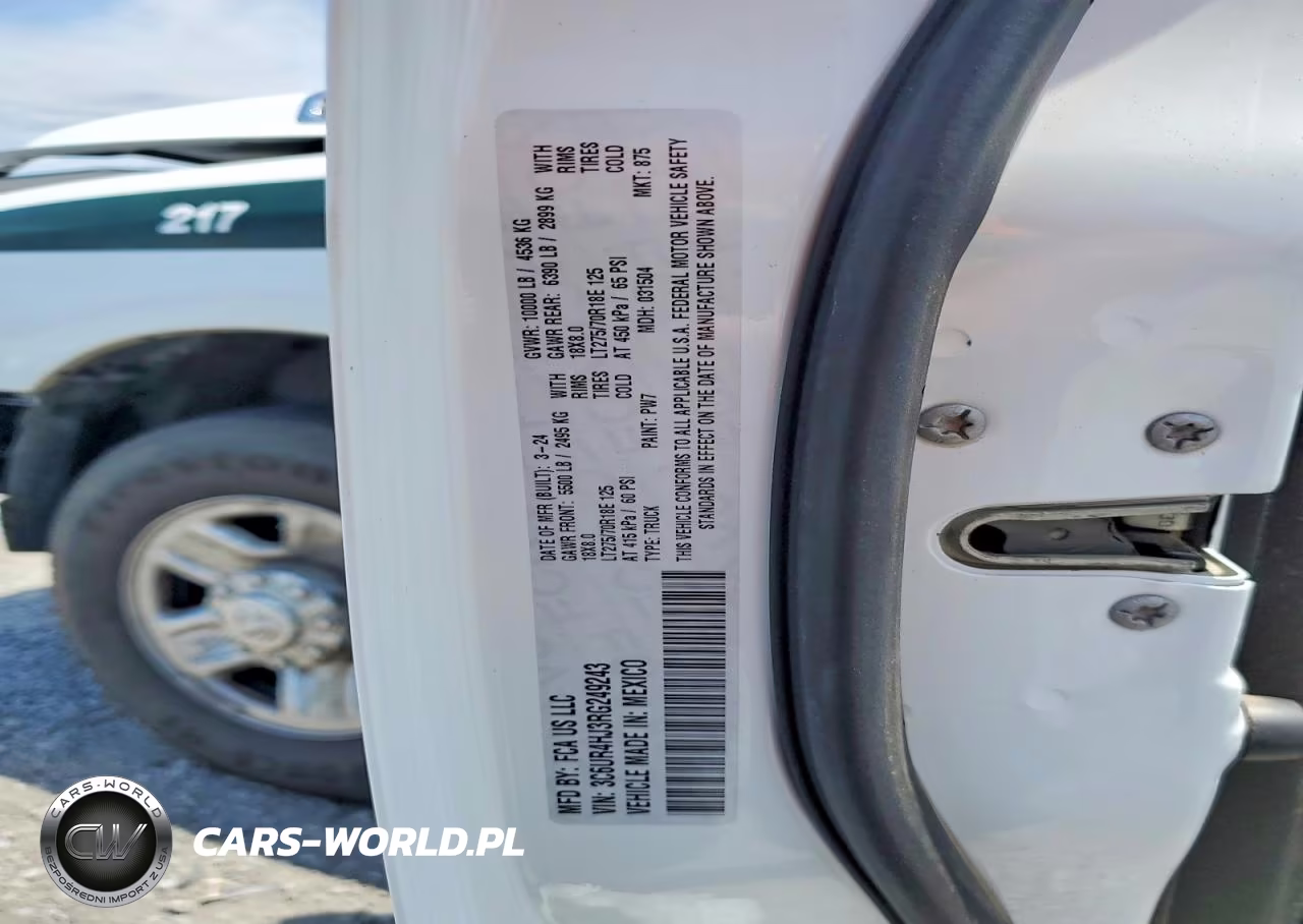 2024 Ram 2500 Tradesman VIN:3C6UR4HJ3RG249243 - 12
