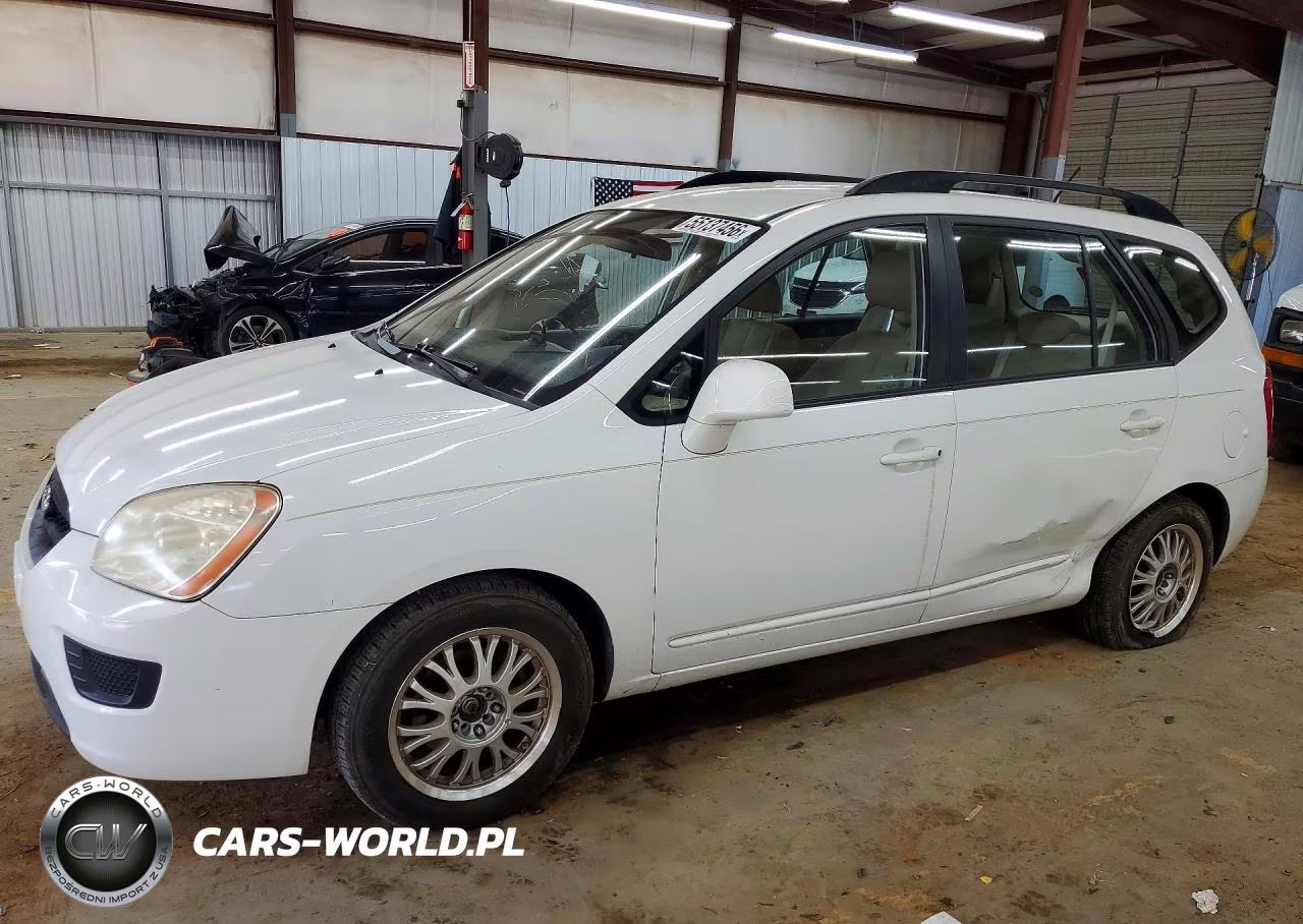 2009 Kia Rondo Base
