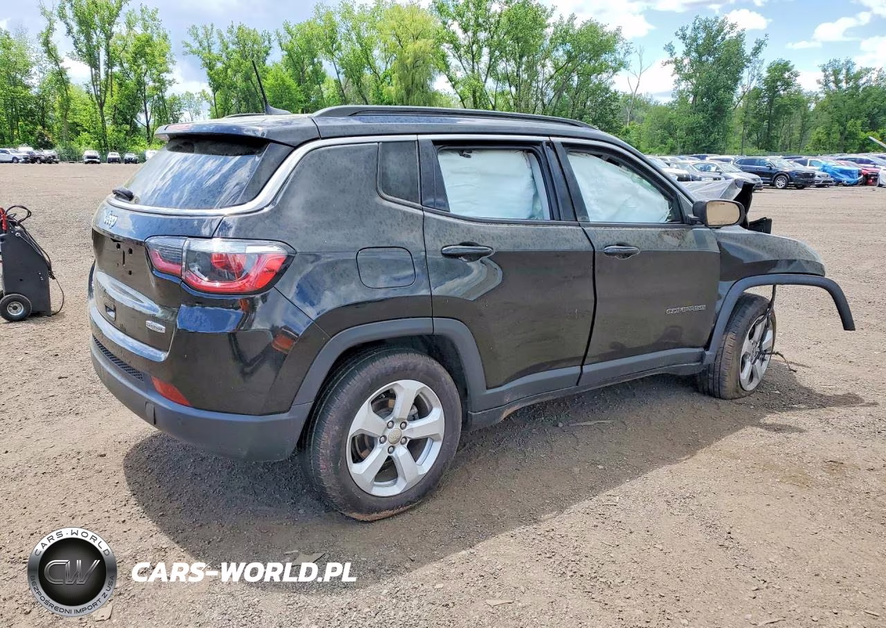 2019 Jeep Compass Latitude VIN:3C4NJDBB3KT729236 - 3