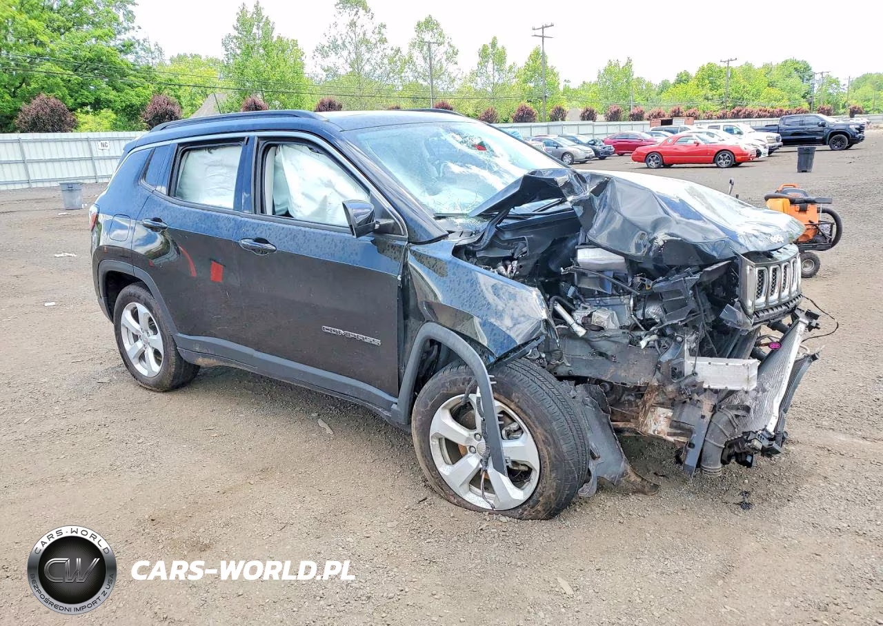 2019 Jeep Compass Latitude VIN:3C4NJDBB3KT729236 - 4