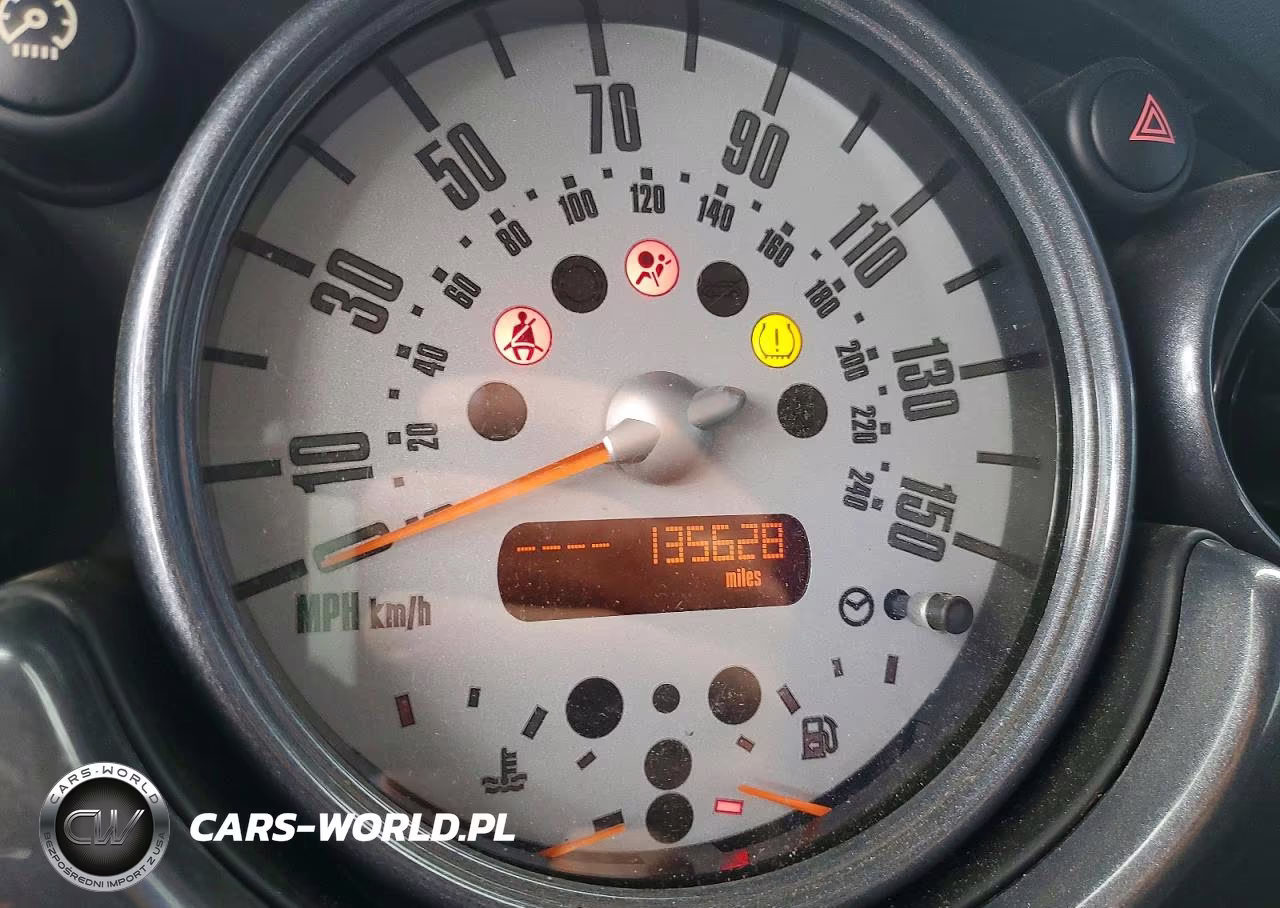 2006 Mini Cooper VIN:WMWRC33596TK73207 - 9