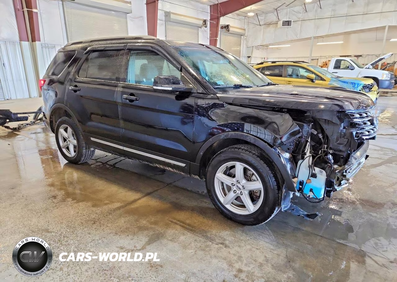 2017 Ford Explorer Xlt VIN:1FM5K8D87HGE38060 - 4