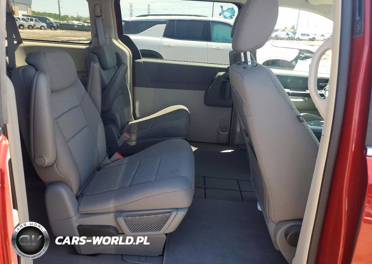 2009 Chrysler Town & Country Lx VIN:2A8HR44E09R529966 - 11