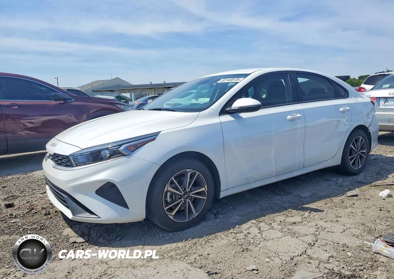 2024 Kia Forte Lxs – zdjęcie 1 z 12