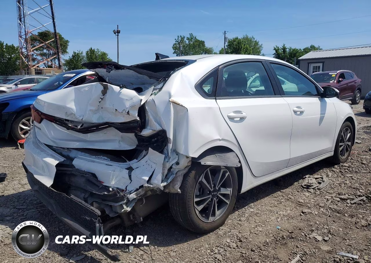 2024 Kia Forte Lxs VIN:3KPF24AD3RE738361 - 3