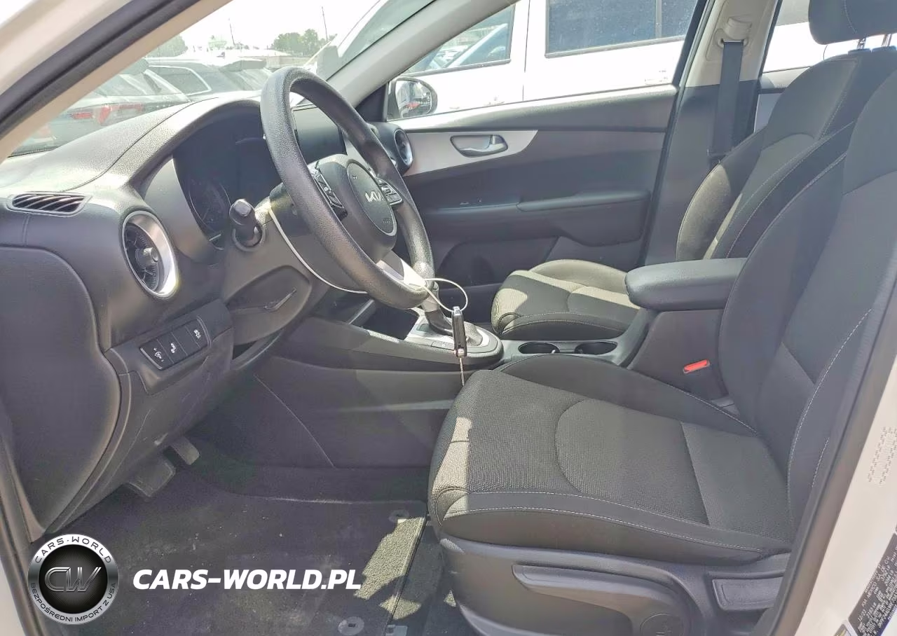 2024 Kia Forte Lxs VIN:3KPF24AD3RE738361 - 7