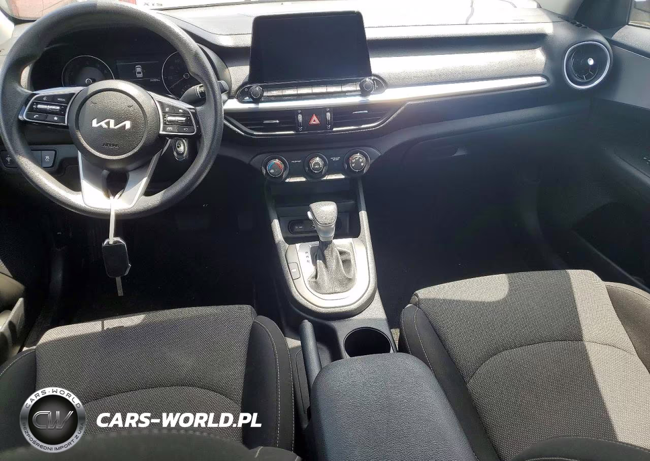 2024 Kia Forte Lxs VIN:3KPF24AD3RE738361 - 8