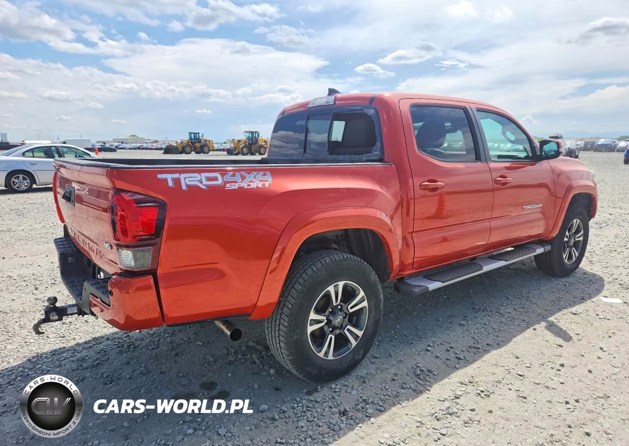 2018 Toyota Tacoma Trd Sport VIN:3TMCZ5ANXJM169368 - 3