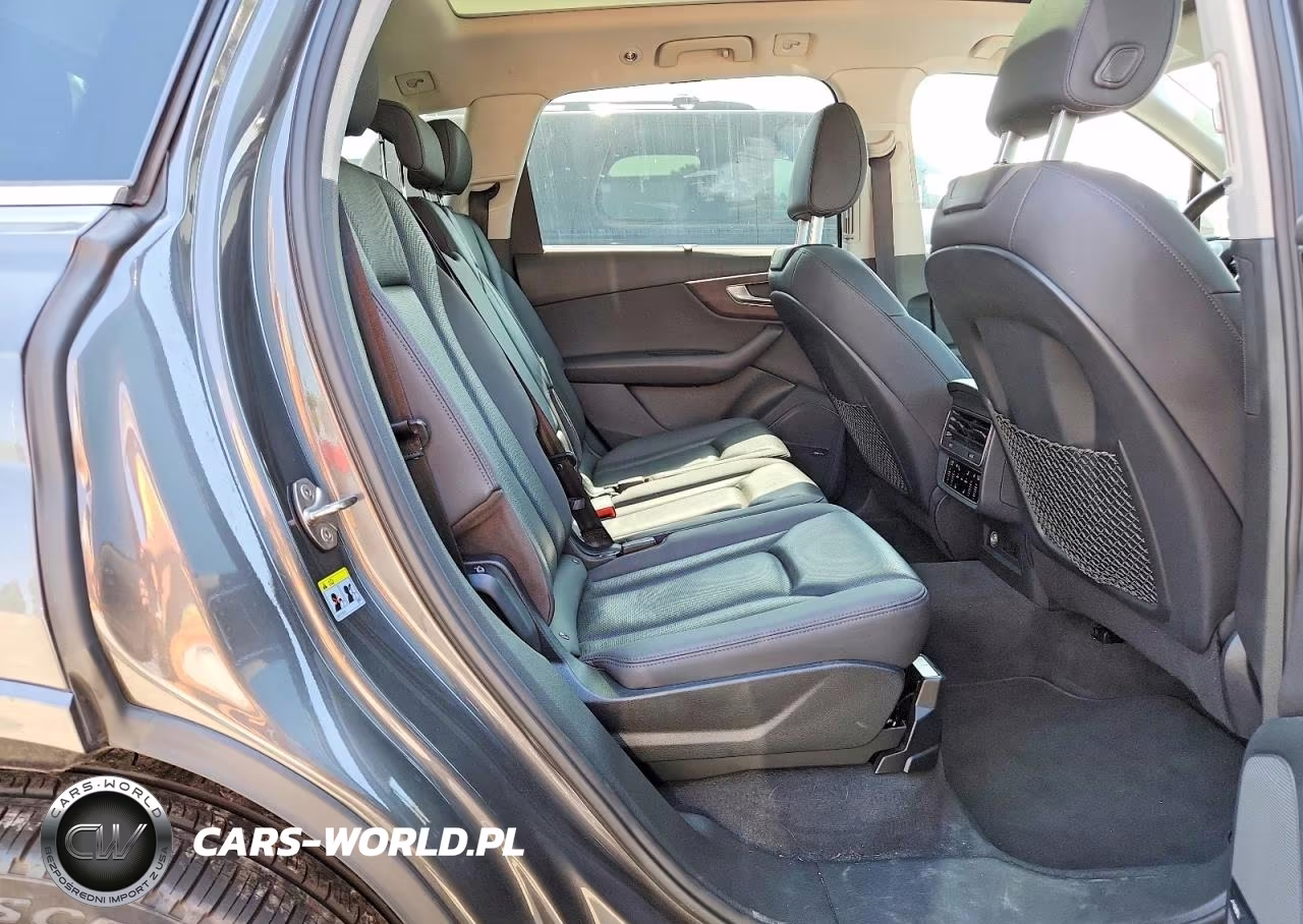 2020 Audi Q7 Premium Plus VIN:WA1LXAF72LD000298 - 11
