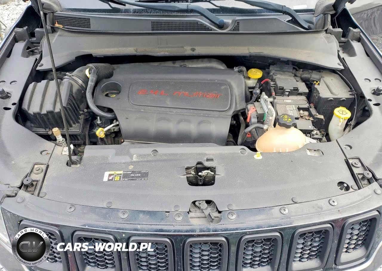 2018 Jeep Compass Sport VIN:3C4NJCAB2JT368642 - 12