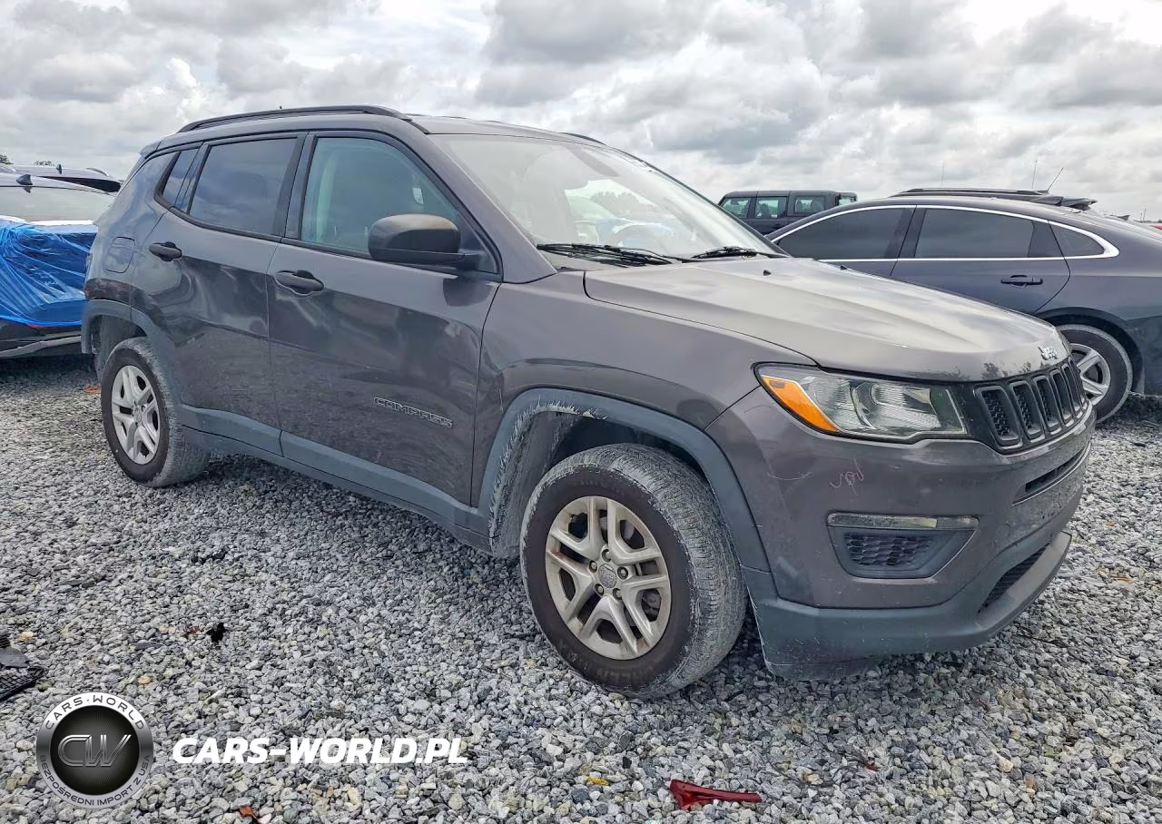 2018 Jeep Compass Sport VIN:3C4NJCAB2JT368642 - 4
