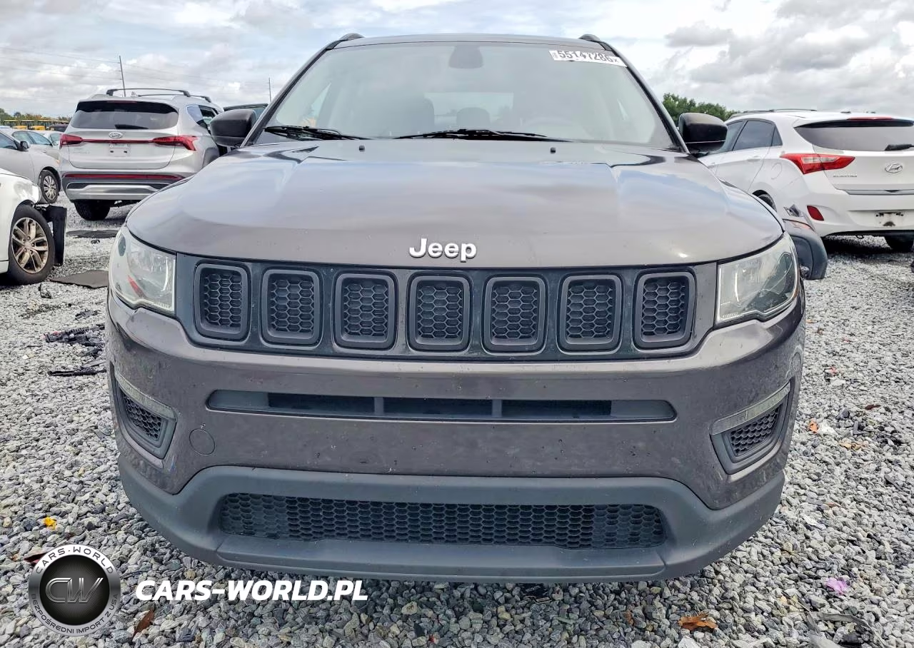 2018 Jeep Compass Sport VIN:3C4NJCAB2JT368642 - 5