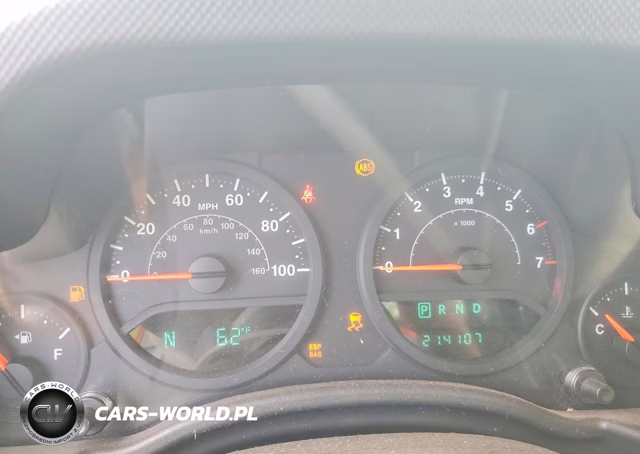 2007 Jeep Wrangler X VIN:1J4FA24137L118536 - 9