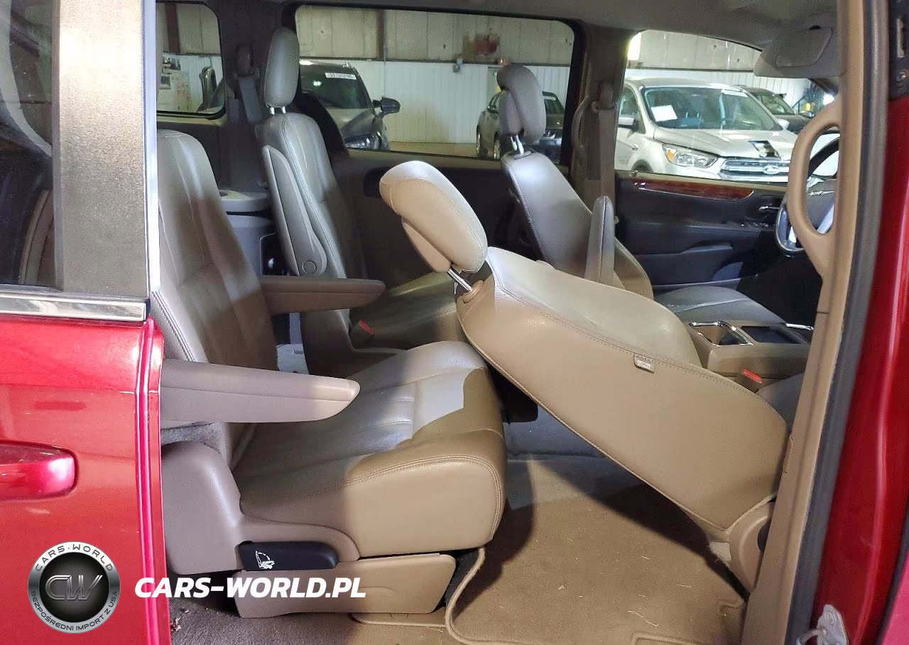2016 Chrysler Town & Country Touring VIN:2C4RC1BG7GR245926 - 11