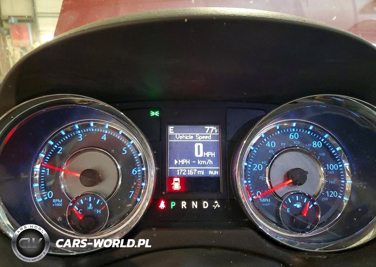 2016 Chrysler Town & Country Touring VIN:2C4RC1BG7GR245926 - 9