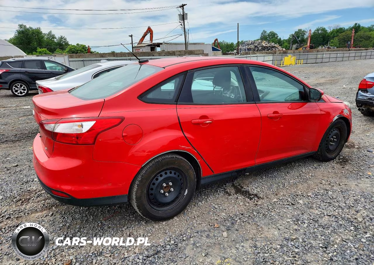 2012 Ford Focus Se VIN:1FAHP3F23CL276268 - 3