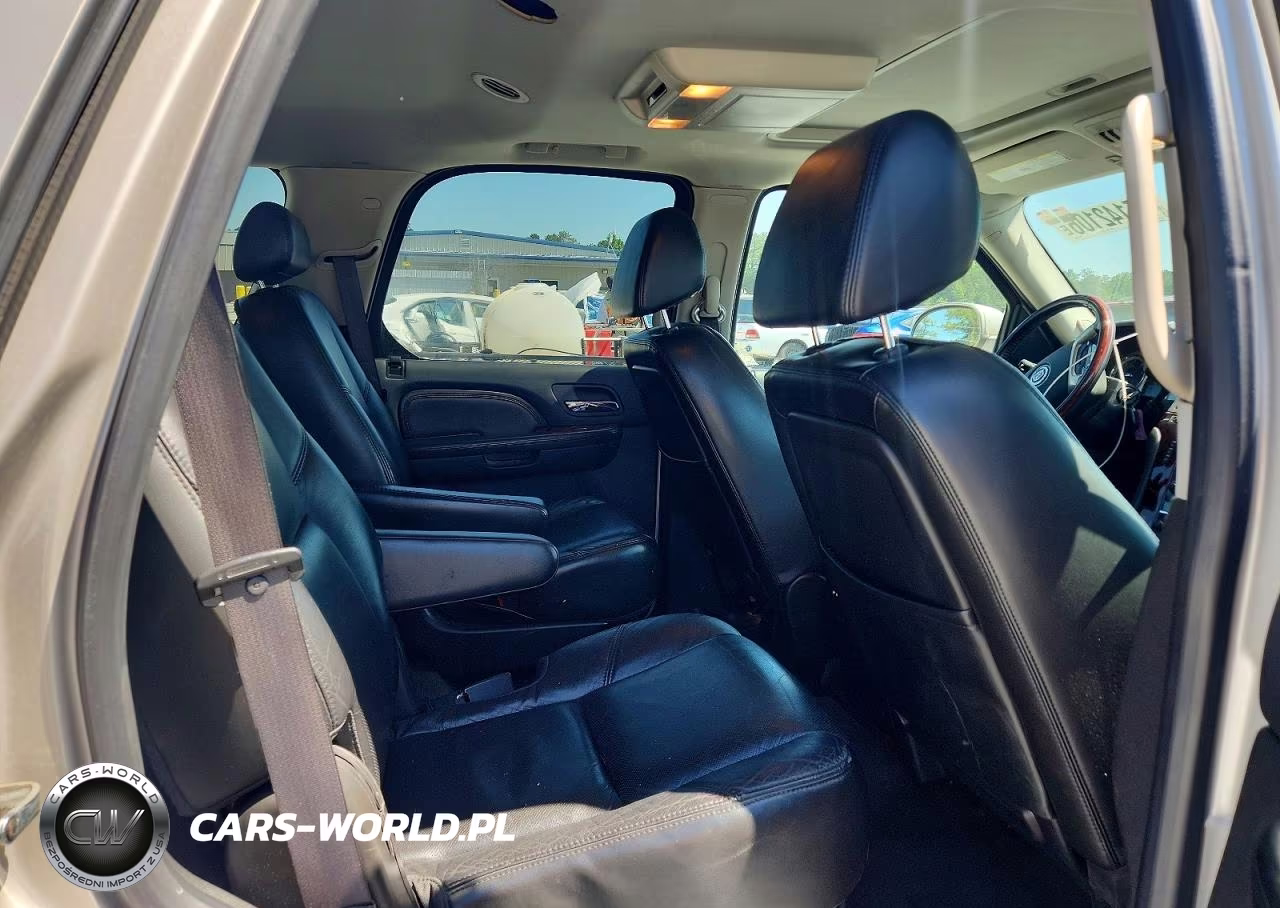 2009 Cadillac Escalade Luxury VIN:1GYFC232X9R114309 - 11