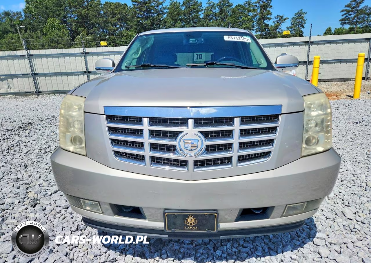 2009 Cadillac Escalade Luxury VIN:1GYFC232X9R114309 - 5