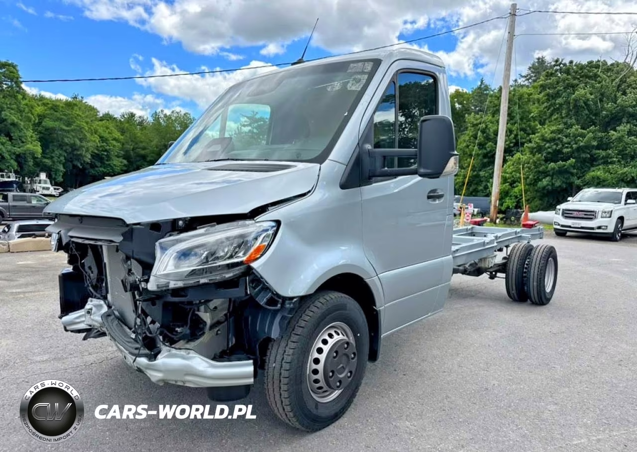 2025 Mercedes-Benz Sprinter 4500 – zdjęcie 1 z 10
