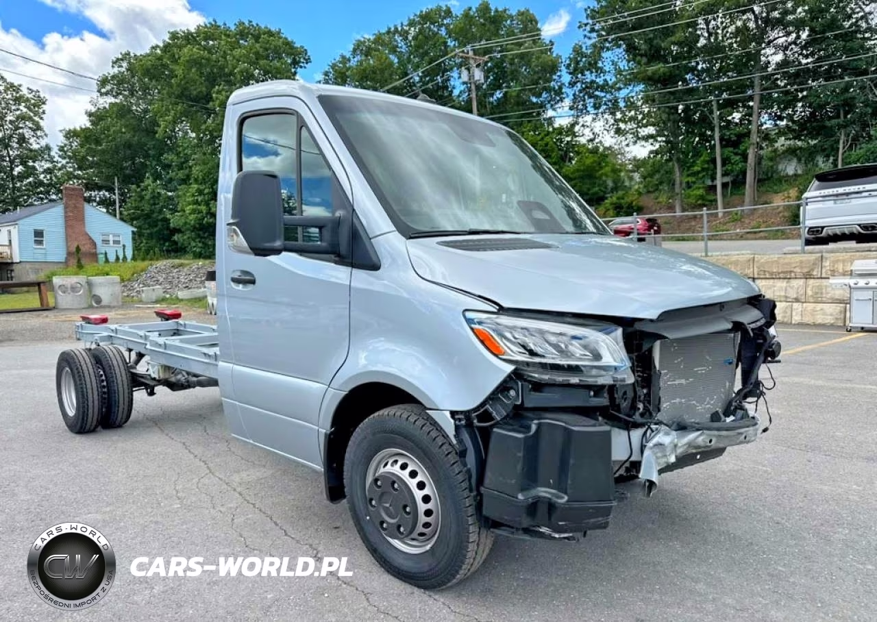 2025 Mercedes-Benz Sprinter 4500 VIN:W1X9N33Y1SN355924 - 4