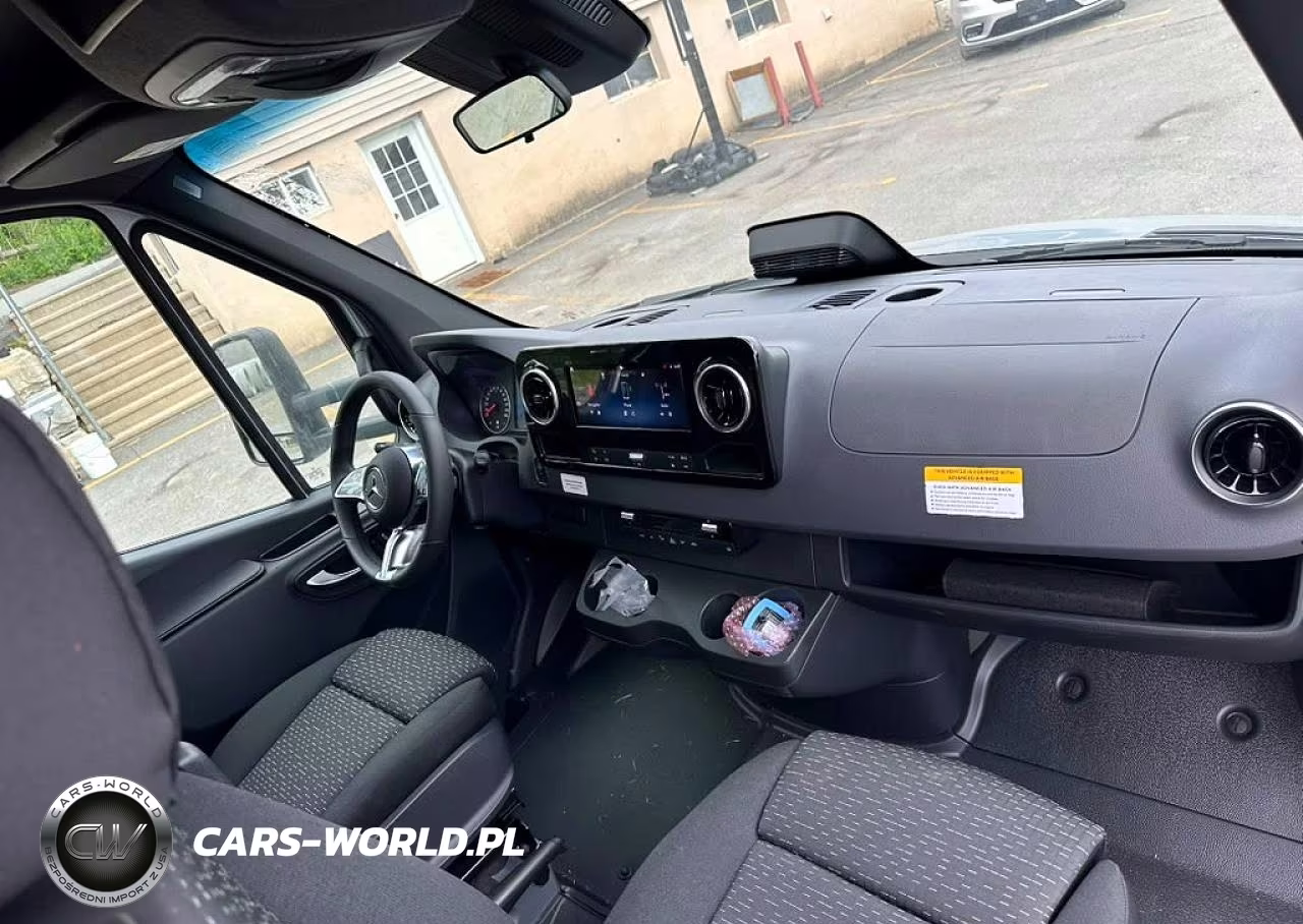 2025 Mercedes-Benz Sprinter 4500 VIN:W1X9N33Y1SN355924 - 7