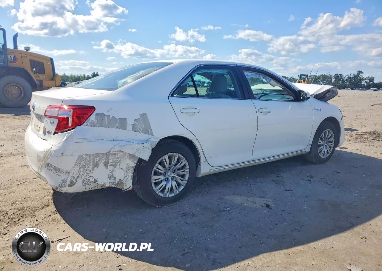 2014 Toyota Camry Hybrid Le VIN:4T1BD1FK1EU118551 - 3