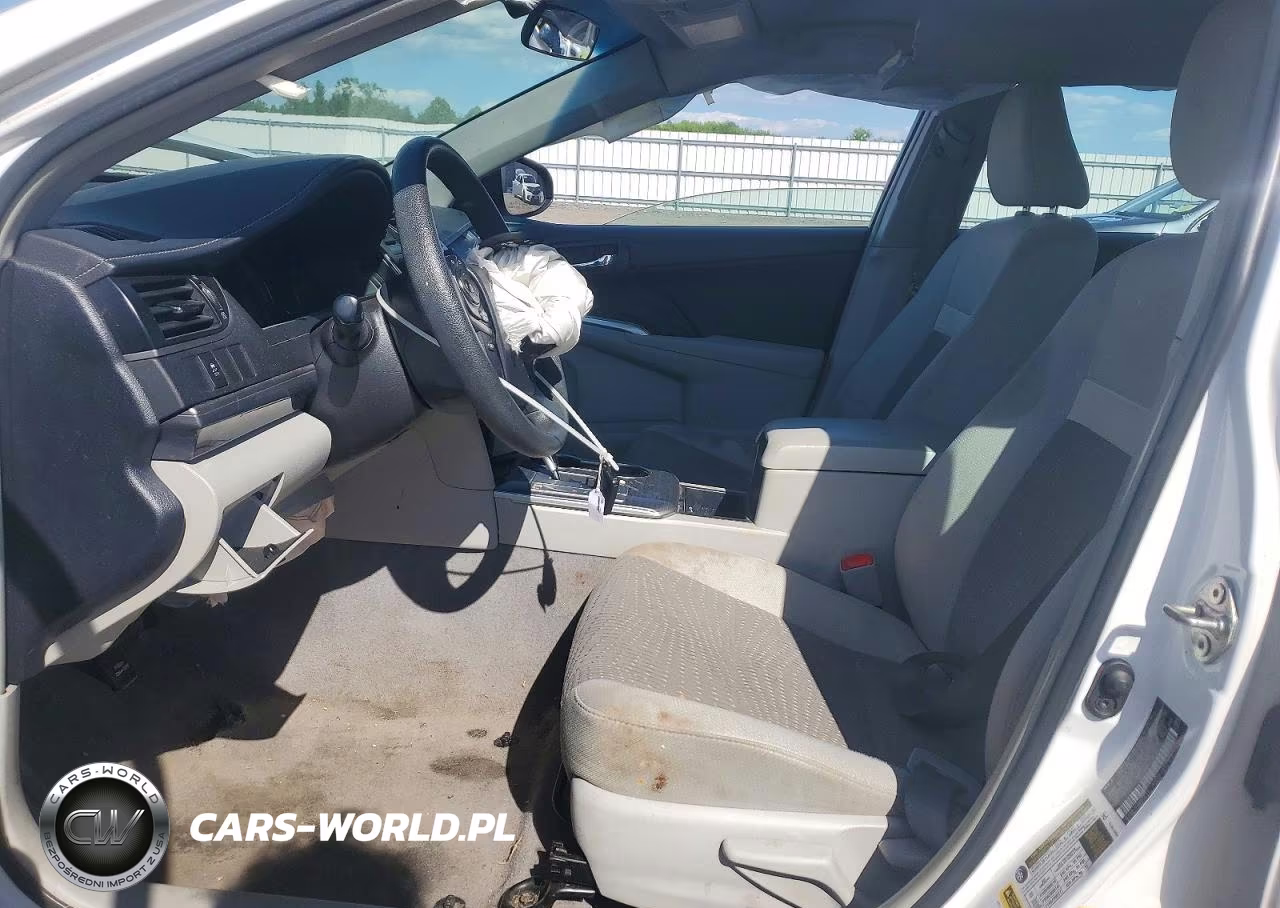 2014 Toyota Camry Hybrid Le VIN:4T1BD1FK1EU118551 - 7