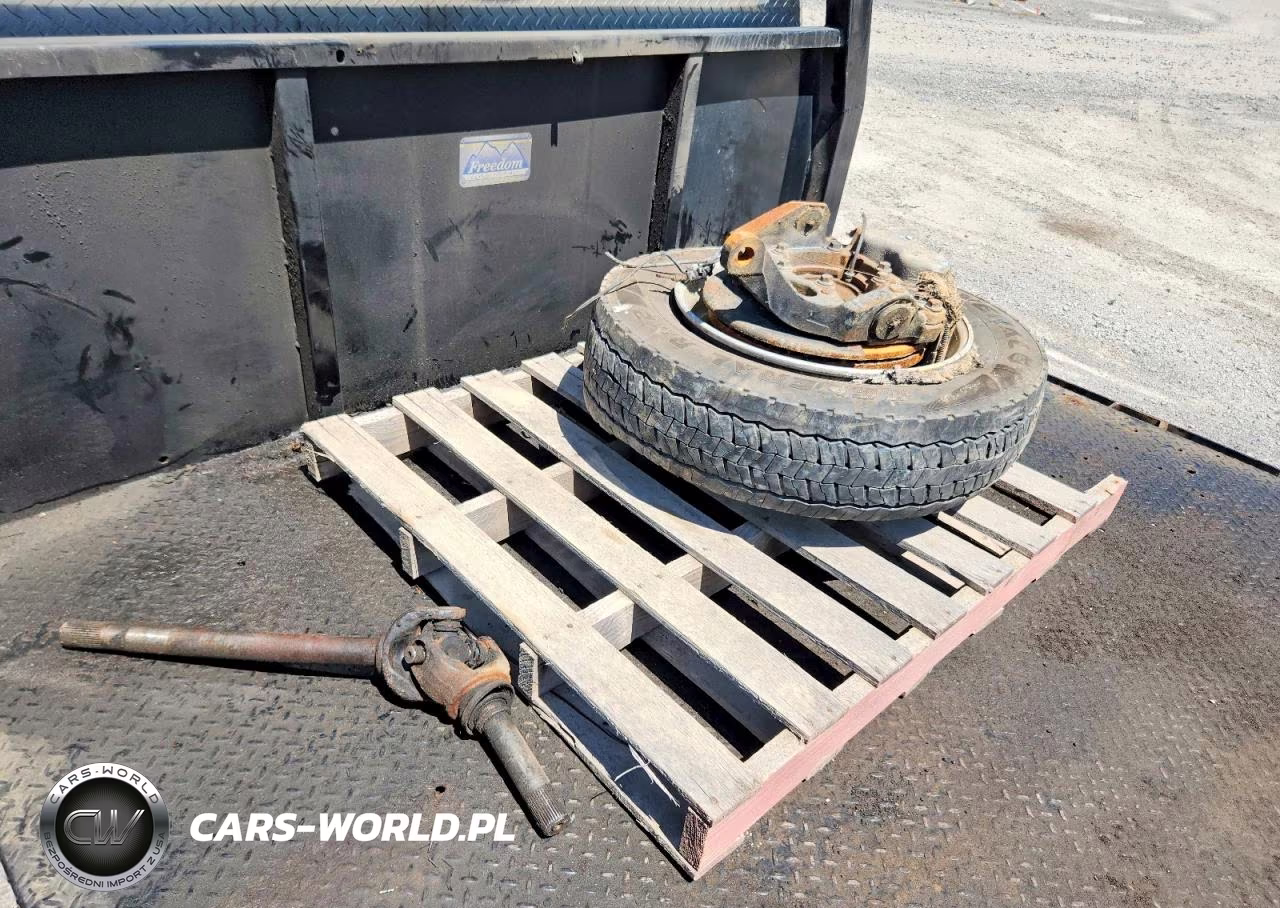 2022 Chevrolet Silverado Medium Duty VIN:1HTKJPVM3NH686203 - 12