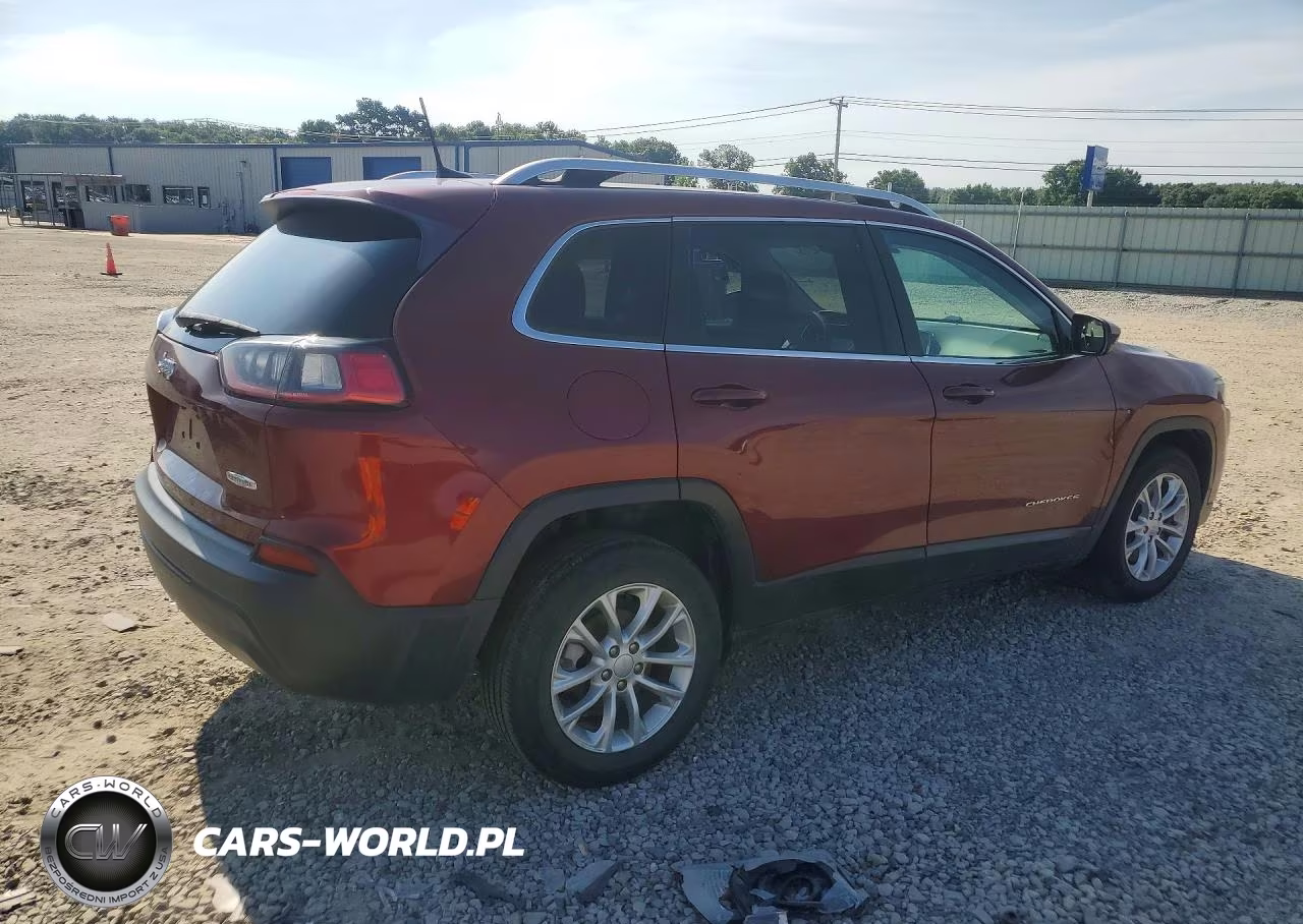 2019 Jeep Cherokee Latitude VIN:1C4PJLCB5KD327502 - 3