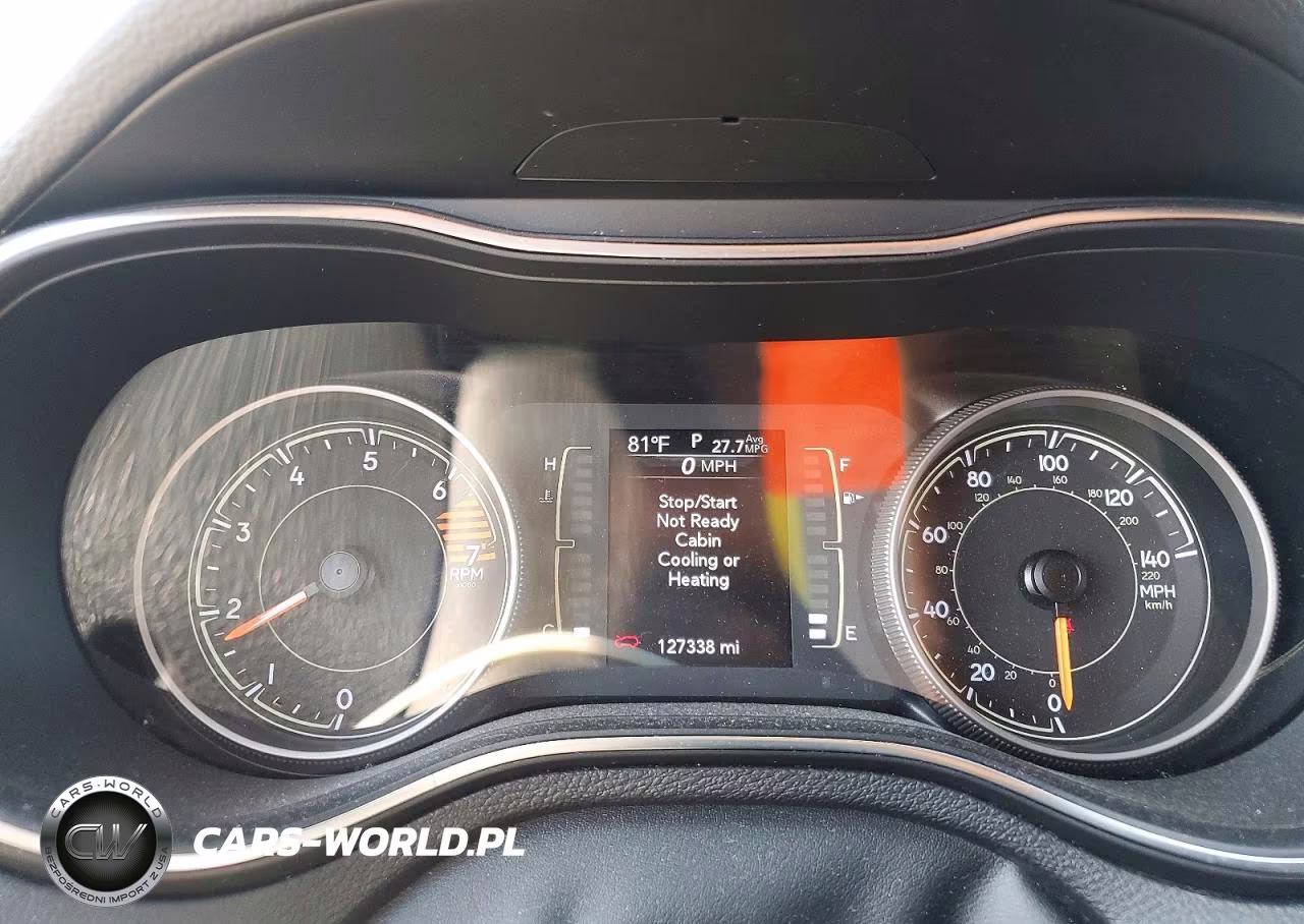 2019 Jeep Cherokee Latitude VIN:1C4PJLCB5KD327502 - 9