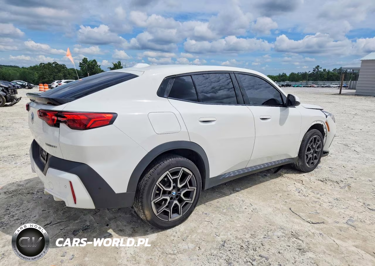 2025 BMW X2 xDrive28I VIN:WBX63GM09S5270714 - 3