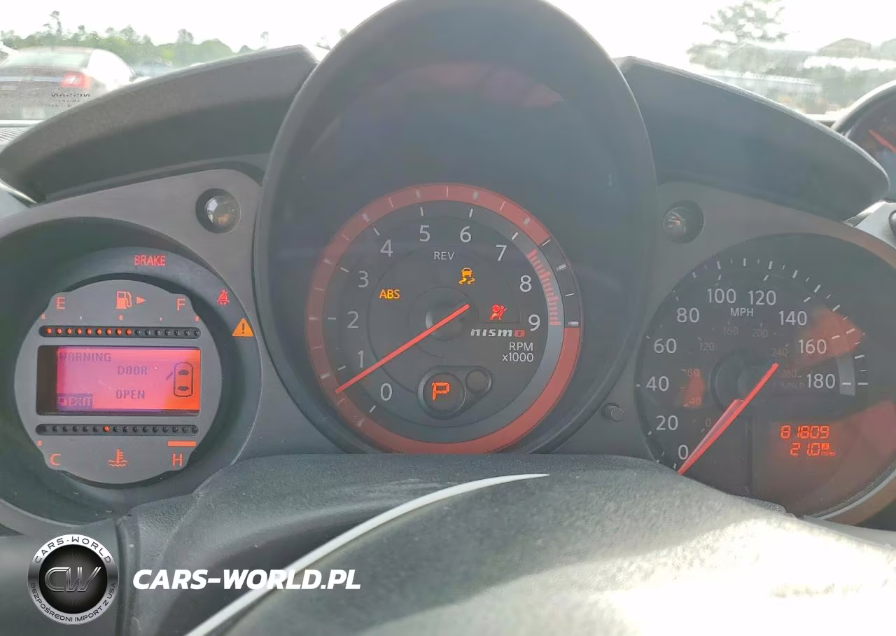 2018 Nissan 370Z Base VIN:JN1AZ4EH9JM570494 - 9