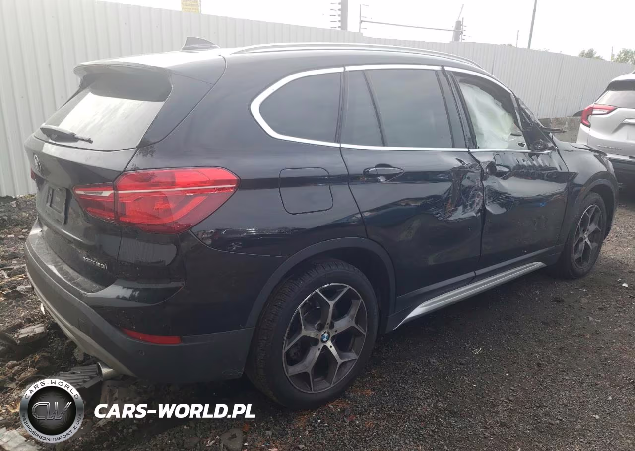 2018 BMW X1 xDrive28I VIN:WBXHT3C34J5L30278 - 3