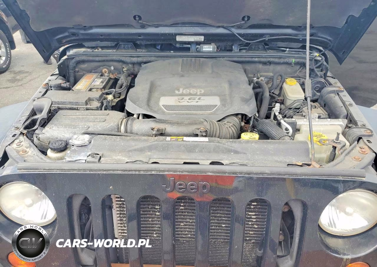 2013 Jeep Wrangler Unlimited Sahara VIN:1C4BJWEG0DL601136 - 12