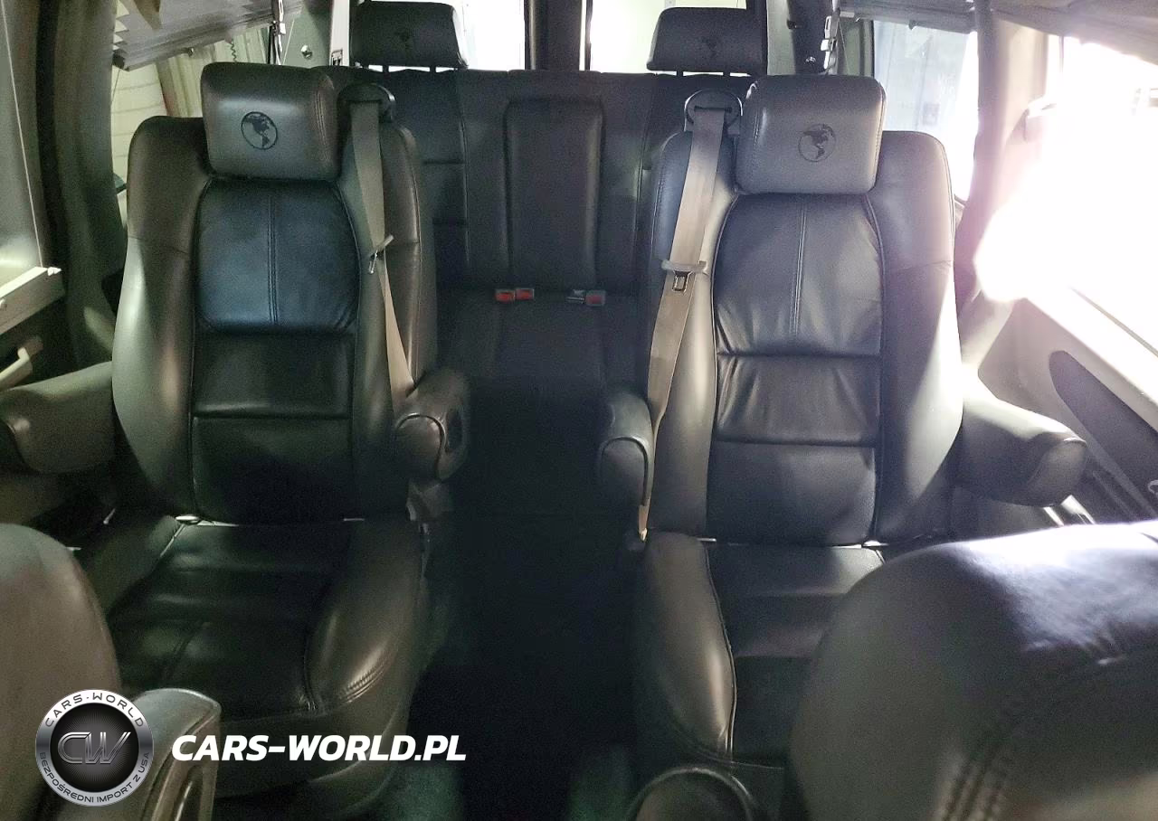 2018 Chevrolet Express G2500 VIN:1GCWGAFGXJ1171513 - 10