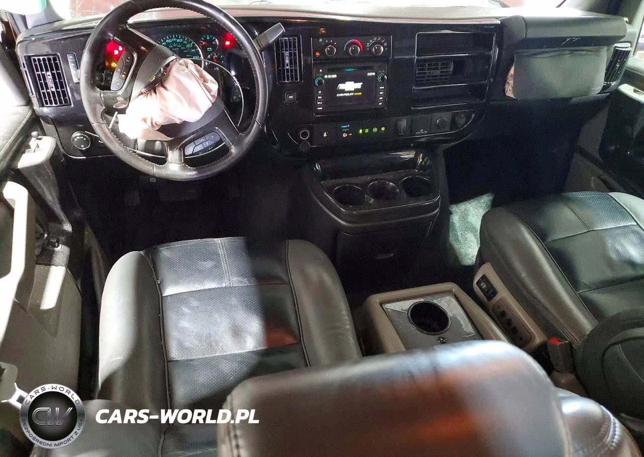 2018 Chevrolet Express G2500 VIN:1GCWGAFGXJ1171513 - 8