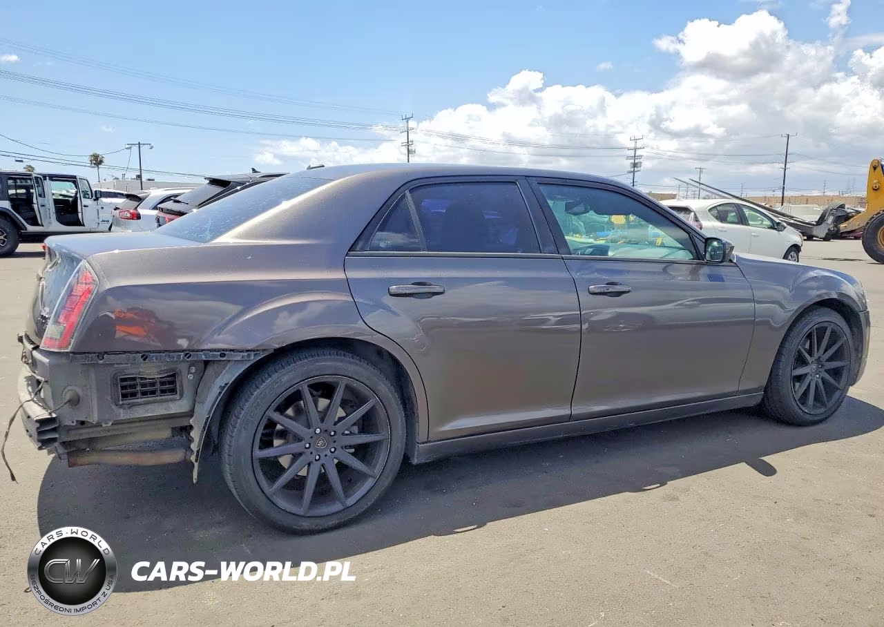 2014 Chrysler 300 S VIN:2C3CCABG5EH296838 - 3