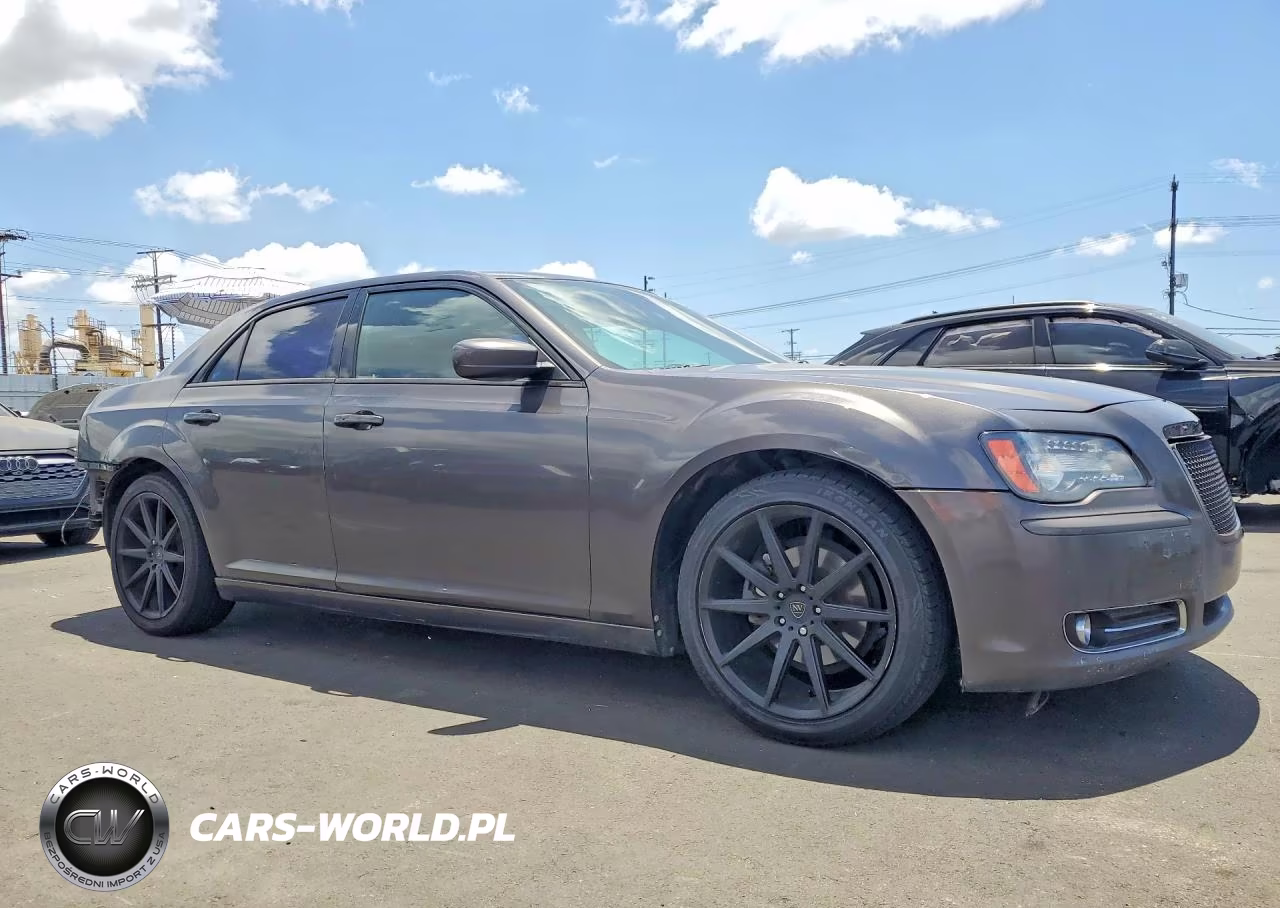 2014 Chrysler 300 S VIN:2C3CCABG5EH296838 - 4