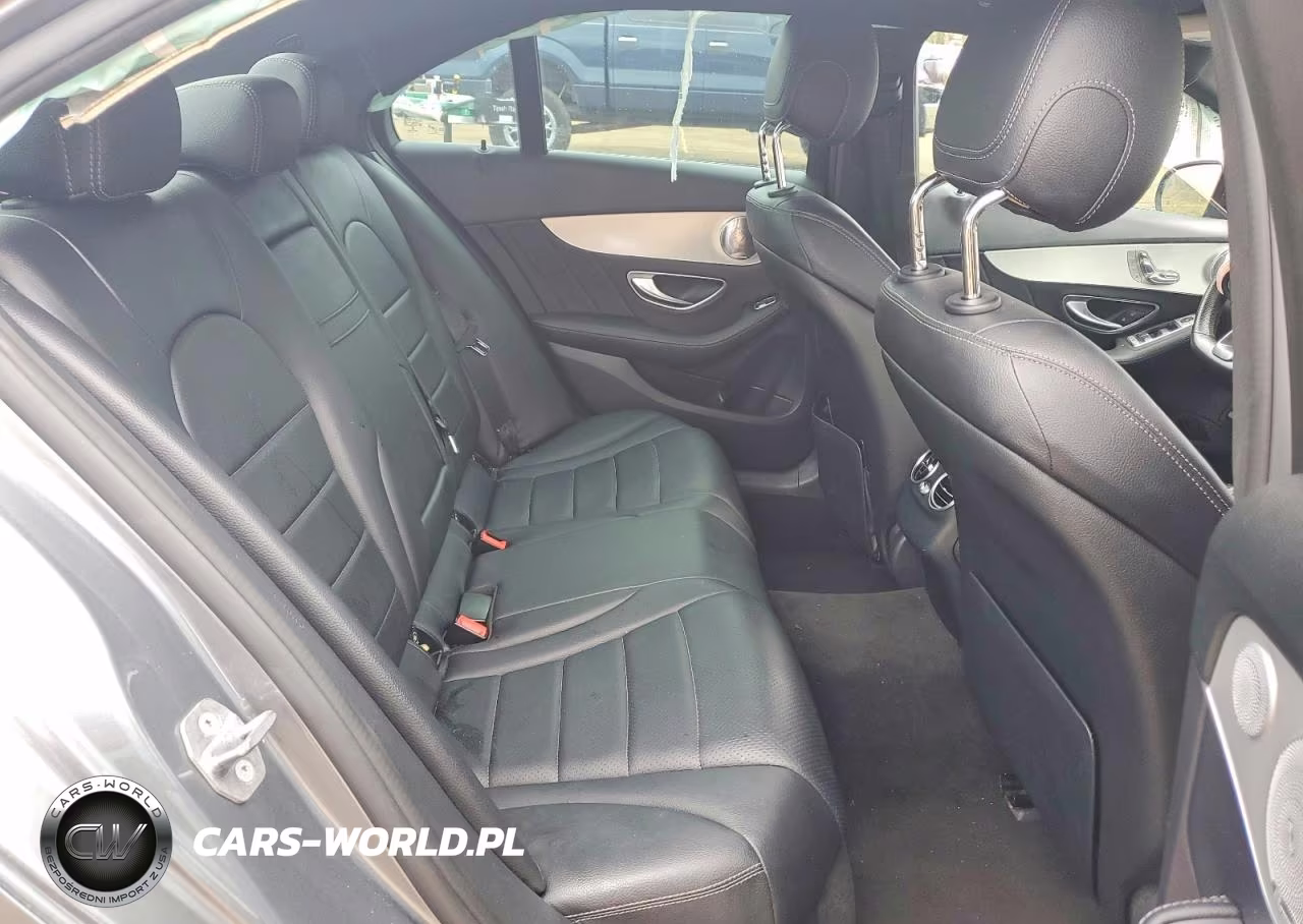 2018 Mercedes-Benz C 300 VIN:55SWF4JB3JU253508 - 10