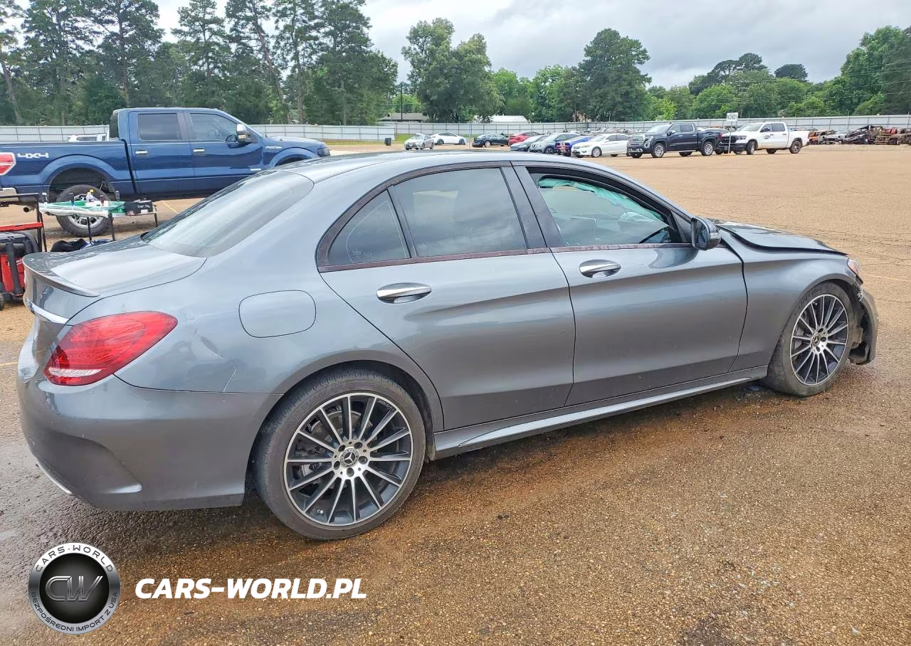 2018 Mercedes-Benz C 300 VIN:55SWF4JB3JU253508 - 3