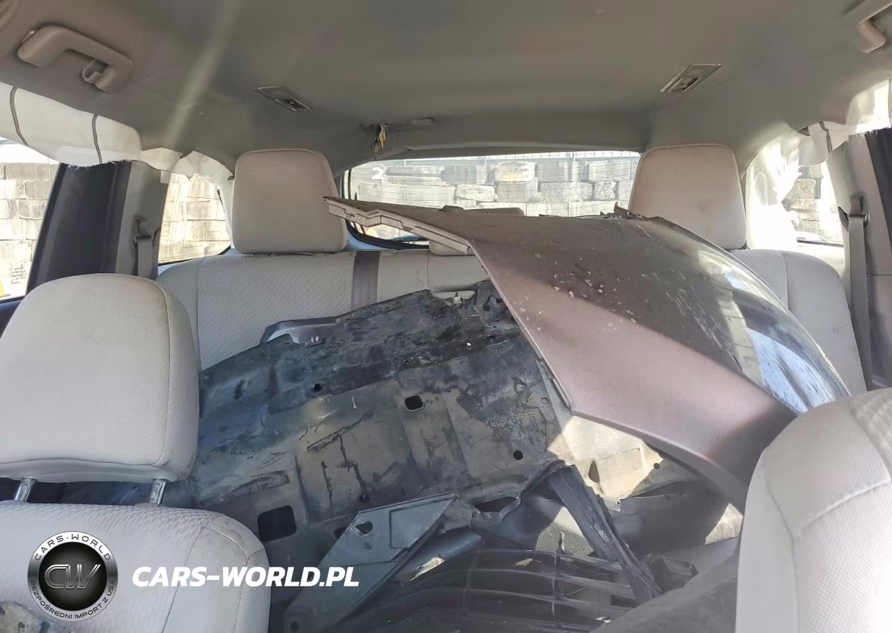 2019 Toyota Highlander Le VIN:5TDZARFH4KS044573 - 10