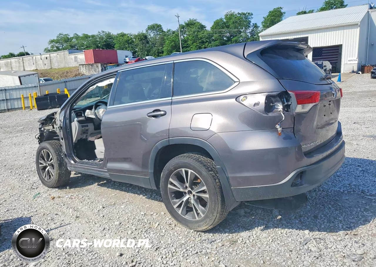 2019 Toyota Highlander Le VIN:5TDZARFH4KS044573 - 2