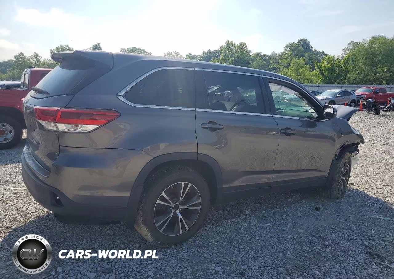 2019 Toyota Highlander Le VIN:5TDZARFH4KS044573 - 3