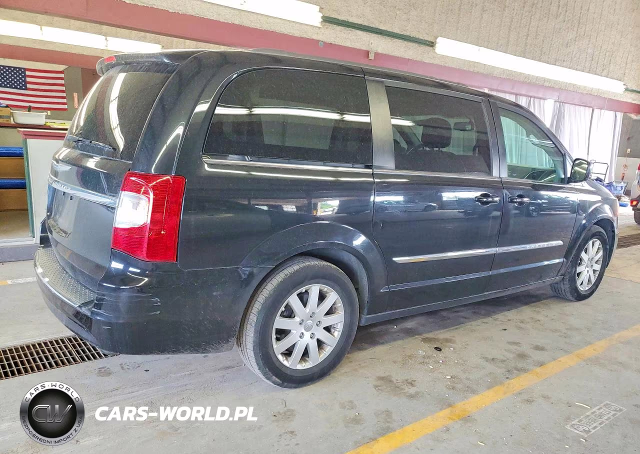 2016 Chrysler Town & Country Touring VIN:2C4RC1BG2GR198921 - 3