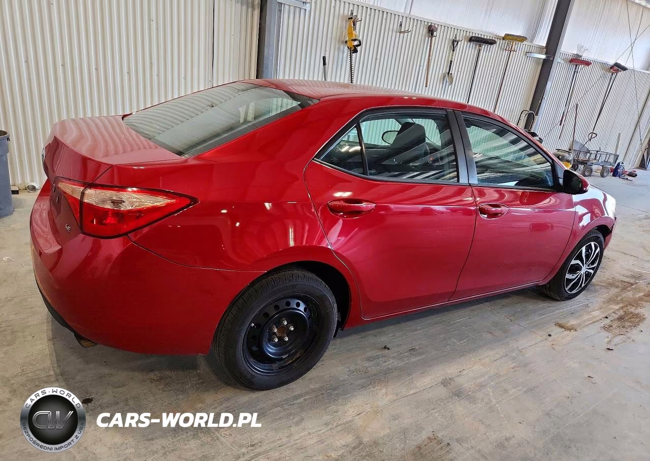 2018 Toyota Corolla Le VIN:2T1BURHE5JC995626 - 3