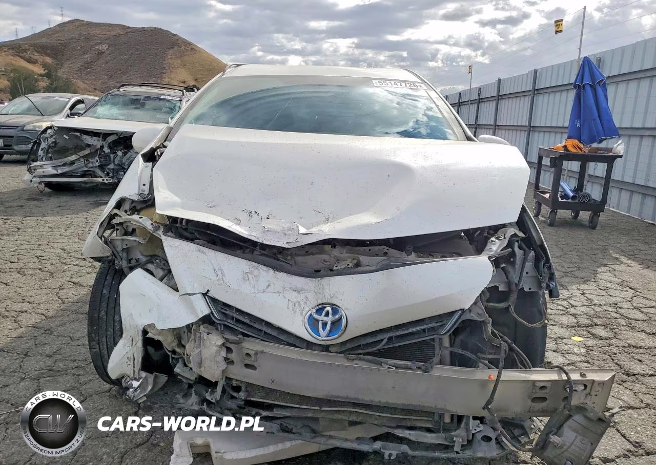 2014 Toyota Prius V Two VIN:JTDZN3EU1EJ006154 - 5