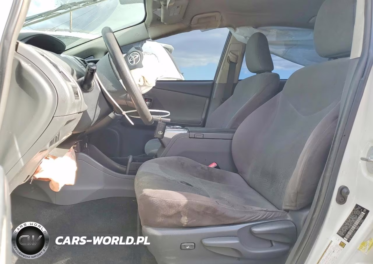 2014 Toyota Prius V Two VIN:JTDZN3EU1EJ006154 - 7